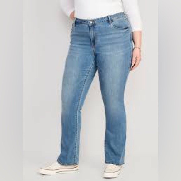 NWT Old Navy Mid Rise Kicker Boot Cut Jeans Size 30 - Picture 1 of 8